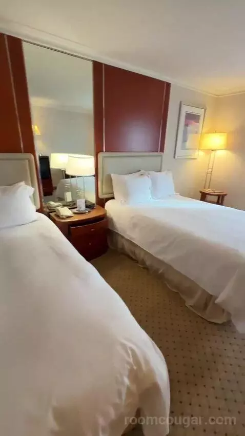 gogotravelwithjosh's review preview (San Diego Marriott Gaslamp Quarter)