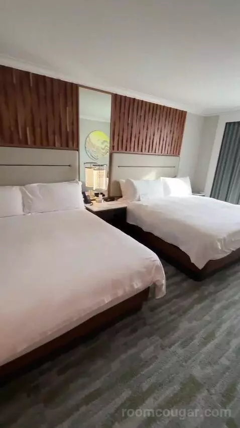 gogotravelwithjosh's review preview (San Diego Marriott Gaslamp Quarter)