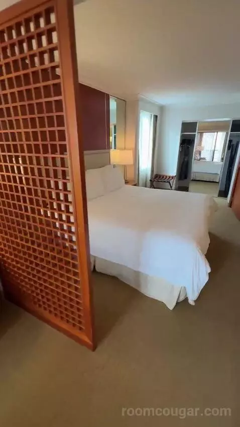 gogotravelwithjosh's review preview (San Diego Marriott Gaslamp Quarter)